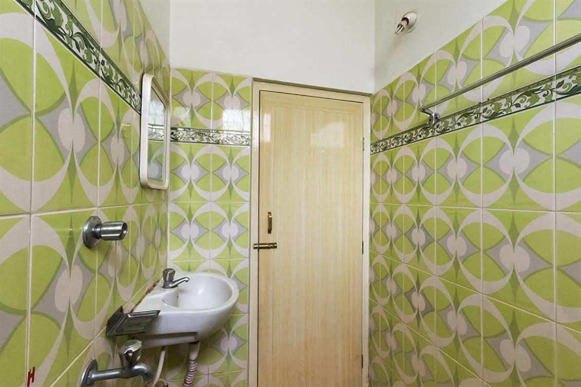 Kvr Deluxe Residency Tirupati Exterior photo